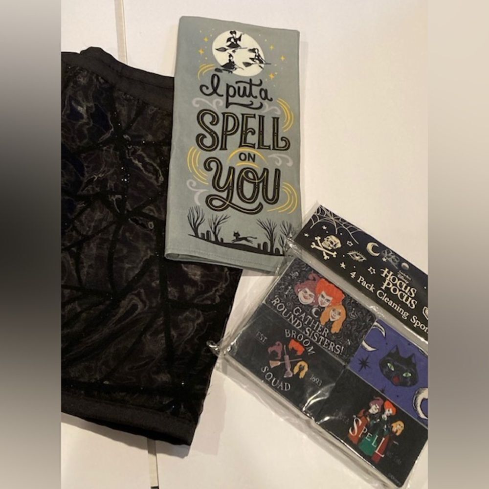Halloween Decor Lot of 3 Disney Towel, Hocus Pocus Sponges, Table Runner EUC